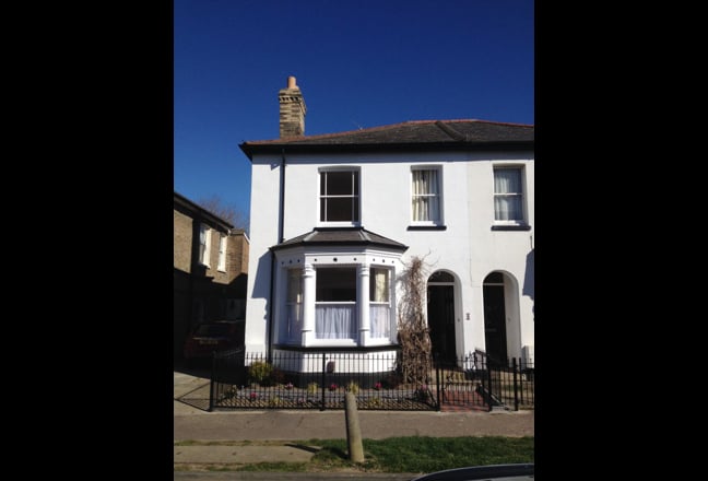 Double room in large, close to town property Main Photo