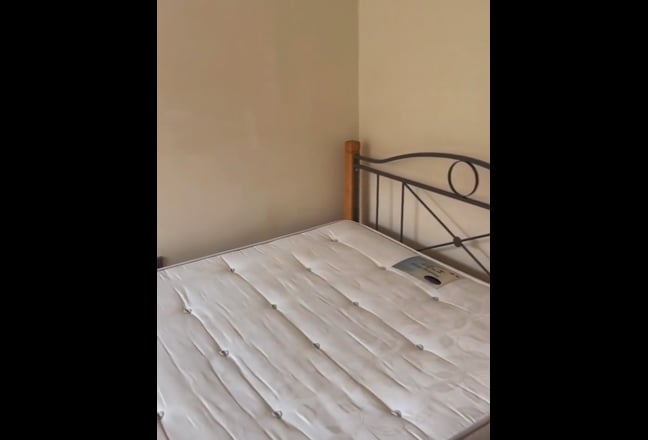 Bright Double Room in Reading Town Centre Main Photo