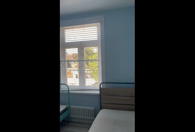 Furnished Room Available in Friendly Home Main Photo