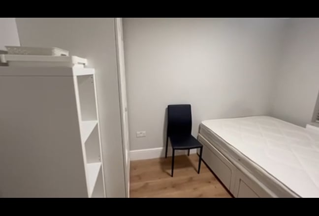 Large Double Room in Heart of Kings Cross Main Photo