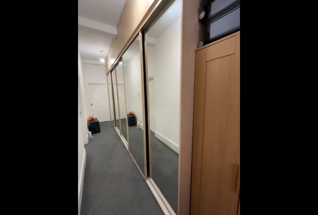 Double Room in Aldgate - Zone 1, Private Bathroom Main Photo