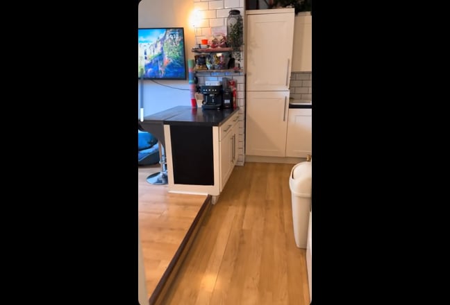 Stylish Edinburgh Flat with Large Living Space  Main Photo