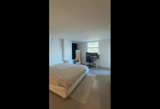 Large Masterbedroom W/ Bathroom furnished all incl Main Photo