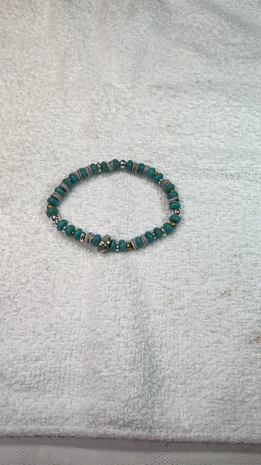 ターコイズブレスレットとコーラルブレスレット｜AKASHIC TREE