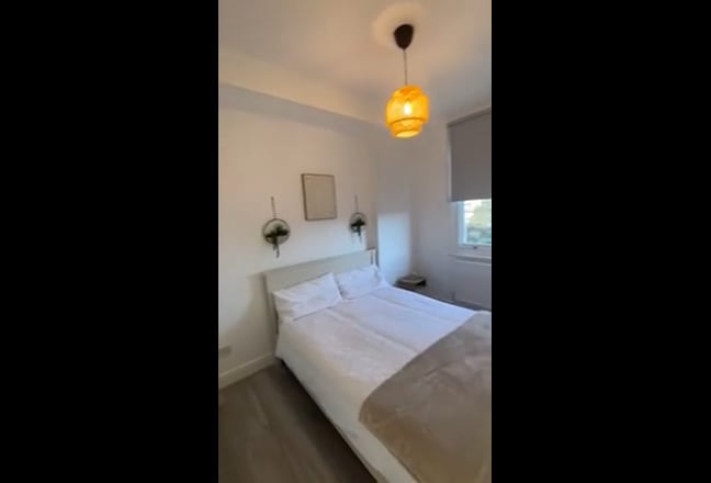 Spacious 1 bedroom flat in Chalk Farm  Main Photo