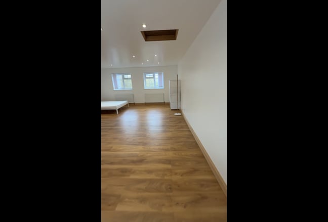 Spacious Studio - All Bills Inc (Excl. Electricty) Main Photo