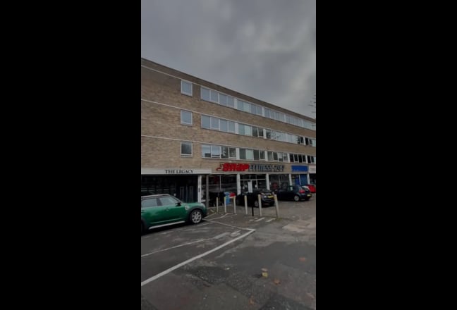 Gorgeous King Beds-2 Bath-Central Hove-Bills Inc Main Photo