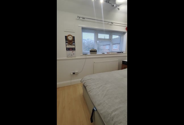 Large double room in Borehamwood  Main Photo