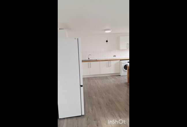 ⭐️ Large Double Rooms Available! No Deposit! 💯😍 Main Photo