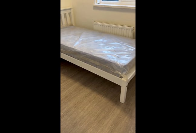 Newly Refurbished Studio Inclusive Of Most Bills Main Photo