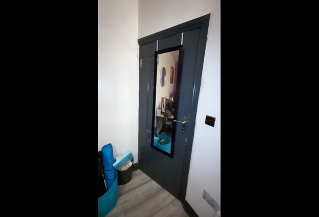 King Size Double Room @ Newbury Park & Gants Hill Main Photo