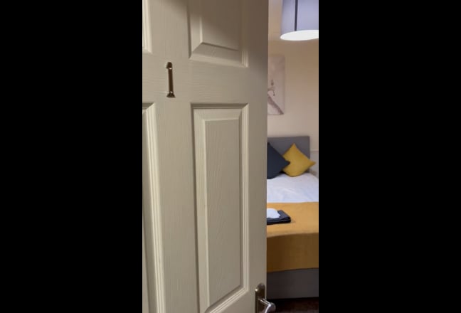 1 double bedroom ensuite for rent in oldbury Main Photo