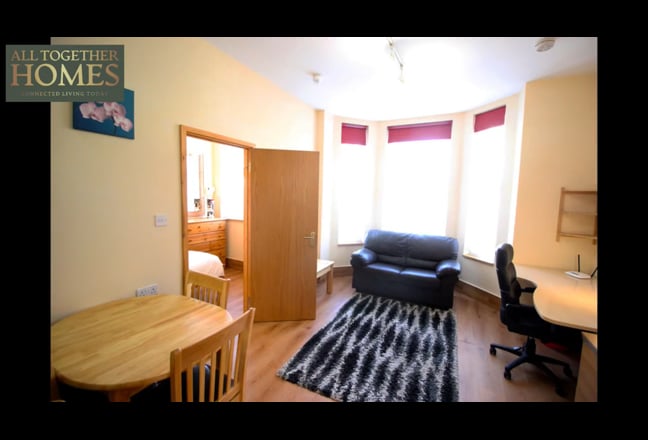 💎 Luxury Flat — Couples OK — Bills Included Main Photo