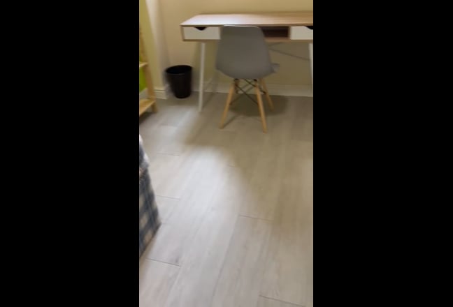 En suite available on Highstreet  Main Photo