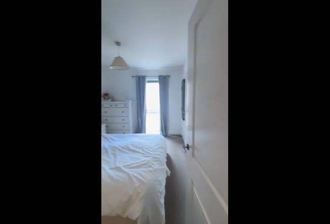 King size bedroom available Westferry Zone 2 Main Photo