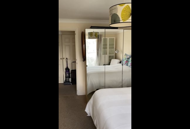 🌸 Cosy Pink Double | Zone 2 | 2 mins Canada Water Main Photo