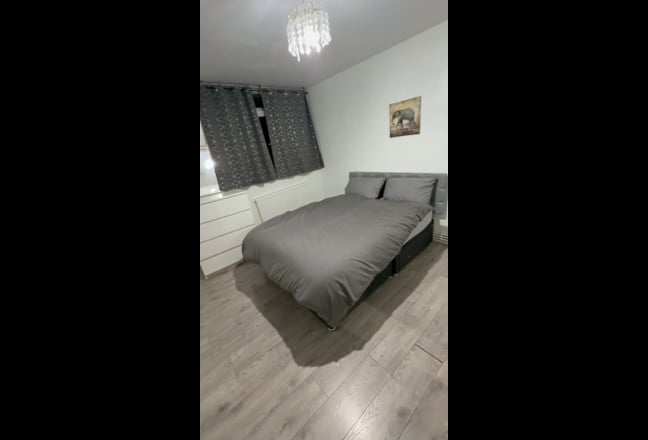 Large Room to Rent in a 2 Bed Flat Main Photo