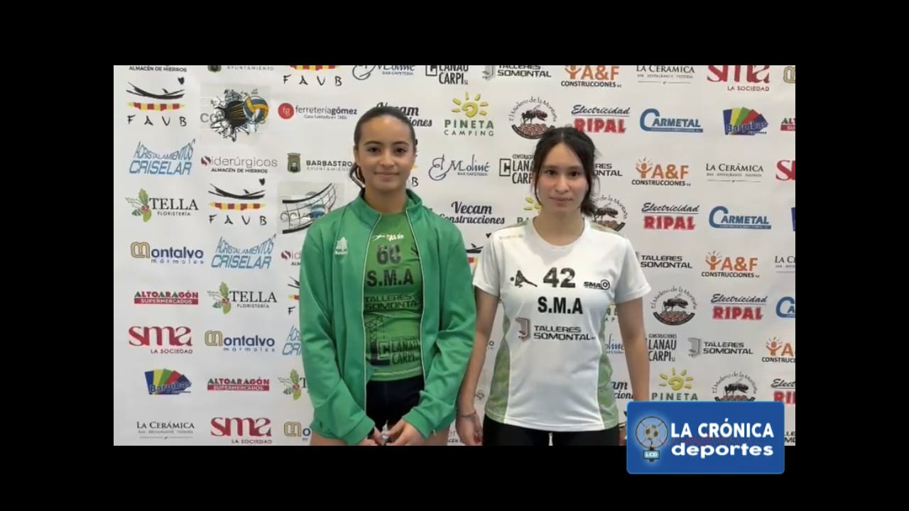 HILDA, ADHARA, FERNANDO Y TOÑO (Jugadoras y Entrenadores Equipo Voleibol Femenino SMA Barbastro)