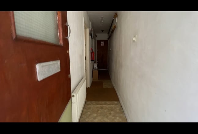 * Self contained studio in W12 * Now available * Main Photo