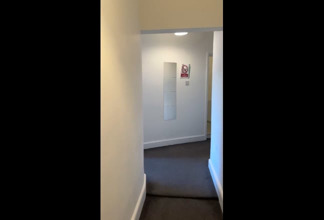 Bright Double Room in Modern Flat - King's Cross Main Photo