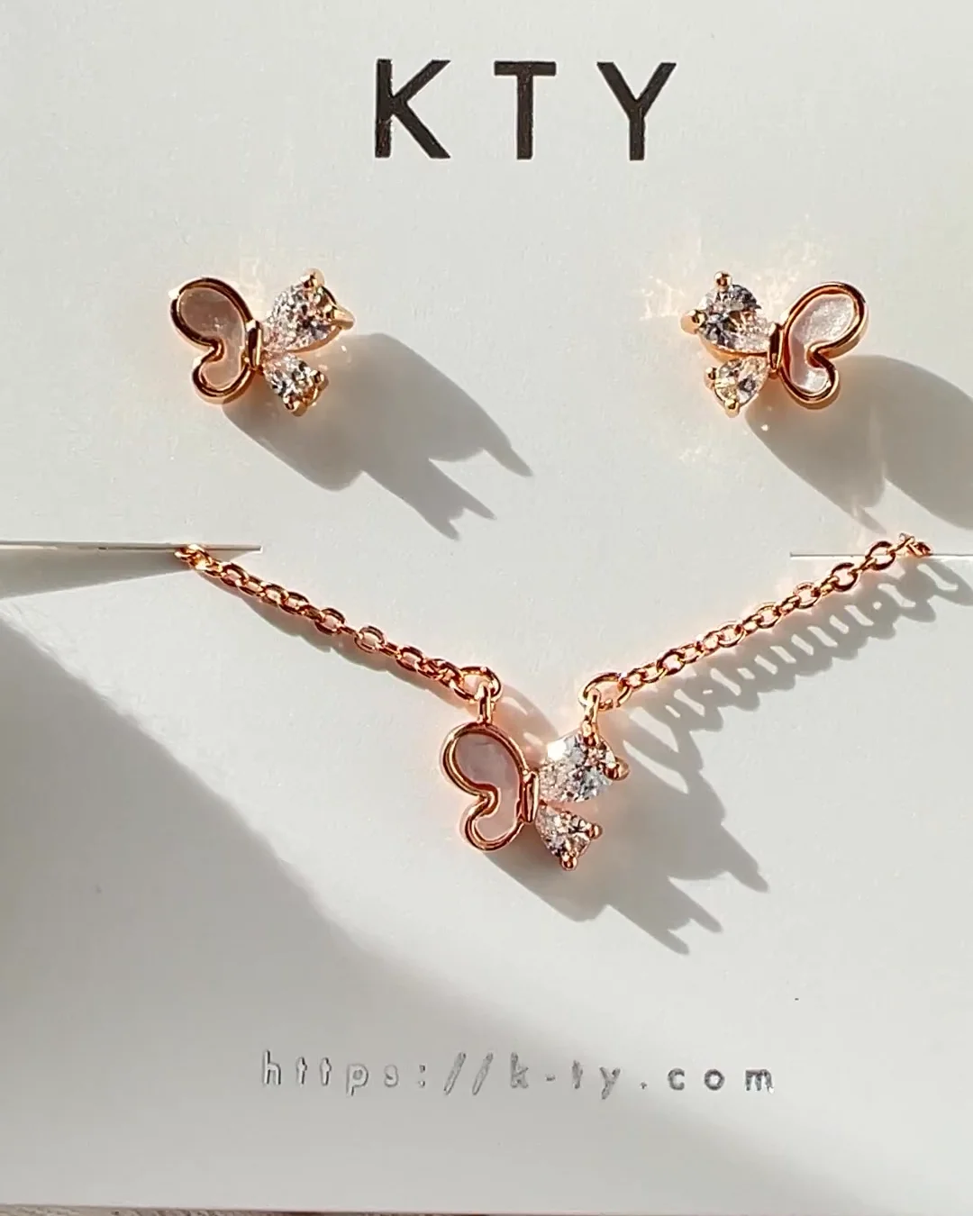 Shell Angel Butterfly ピアス【ニッケルフリー】 | KTY