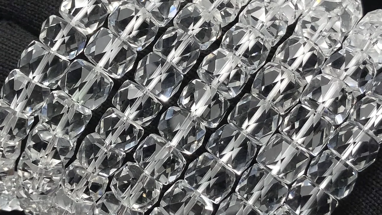 クリスタル ボタンカット10×10×7mm ブレスレット｜天然石ビーズの卸 