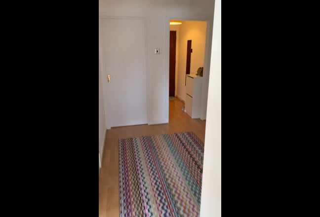 Single room in the riverside flat Main Photo