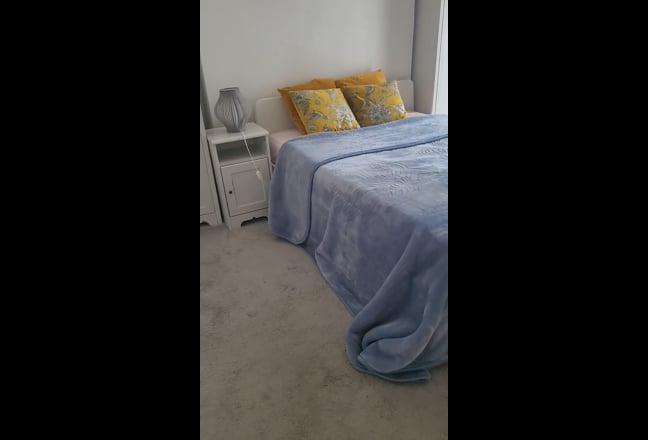 A lovely double room access to garden Main Photo