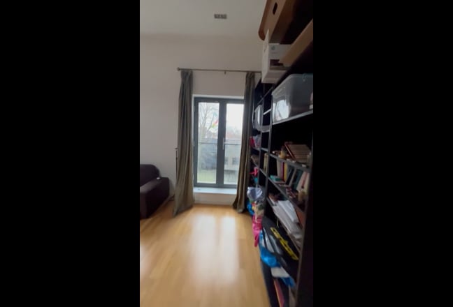 Modern En-suite Double Room with Balcony Main Photo