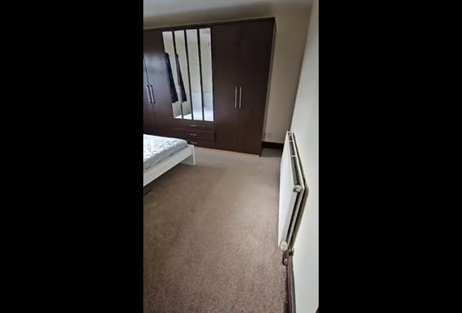 Fully furnished and spacious double bed for rent  Main Photo