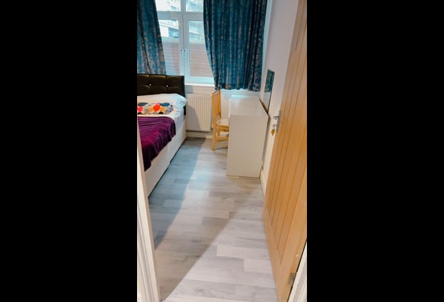 Double room in Little Venice,All bills included Main Photo