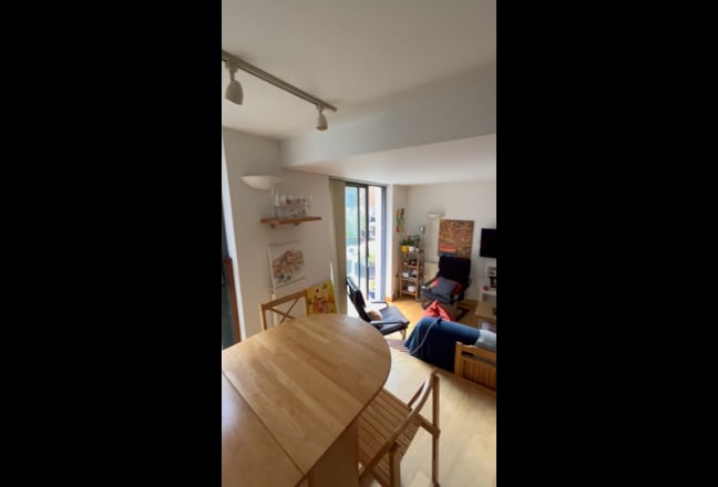 Modern Double Room – London Bridge / Tower Bridge Main Photo