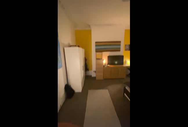 Spacious room in stunning house central Southsea Main Photo