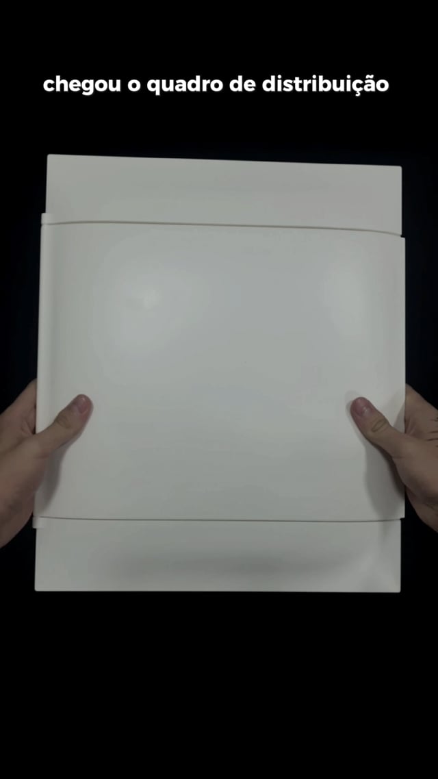 Quadro de Distribui��o Sobrepor Protectbox 24 Disjuntores Branco Legrand 135102