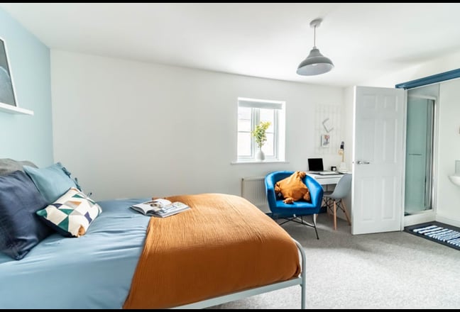Quality  Co-Living -Centre of Frome-Beautiful Room Main Photo