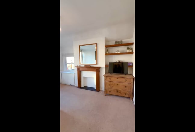 1 Large Double Bedroom |NW2|available to all  Main Photo