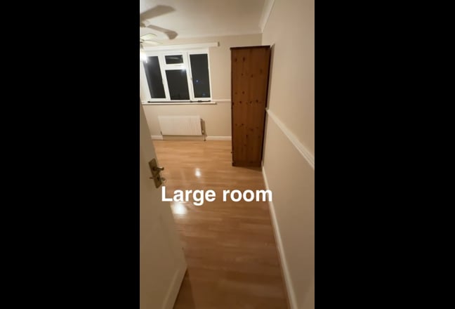 Twin, double & single rooms in a nice quiet area  Main Photo