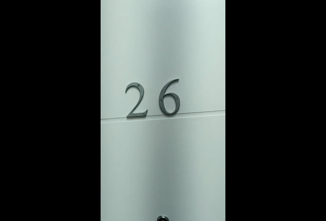 Stylish Flat in City Centre ( avail March 26 ) Main Photo