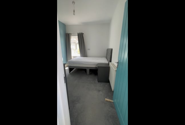 Double bedroom available! Main Photo