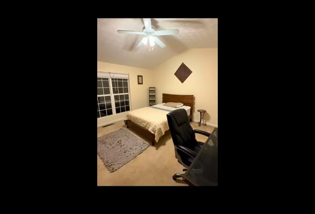 Private Quiet Clean Bedroom Main Photo