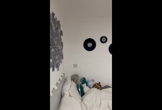 Large En-Suite double bed room for rent Main Photo