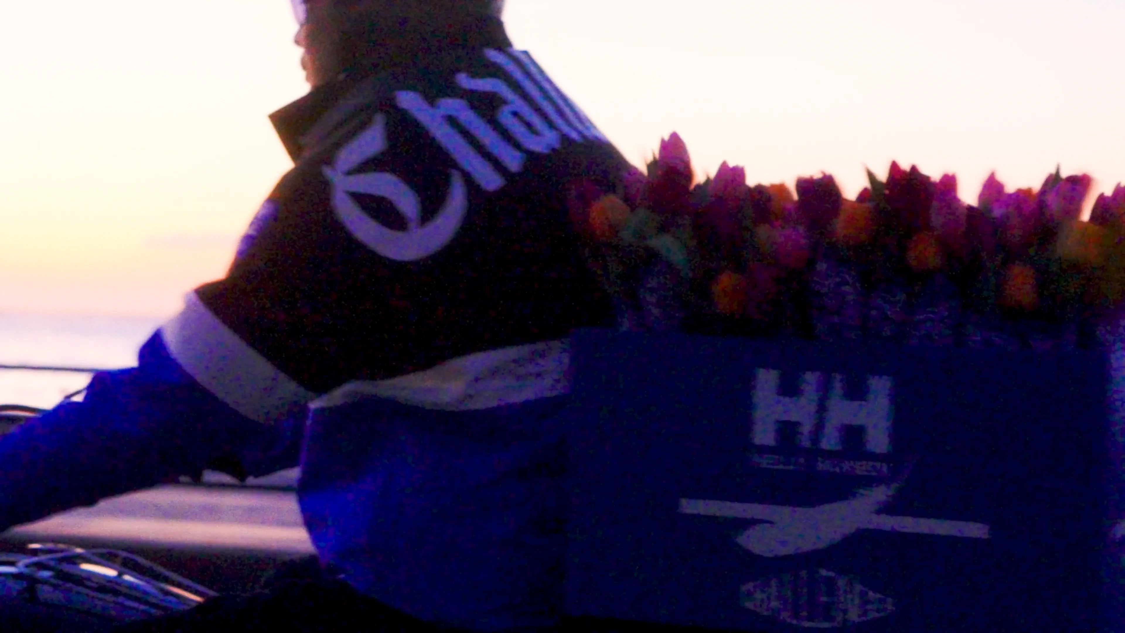 HELLY HANSEN x CHALLENGER