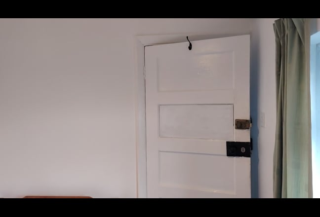 Single Room Main Photo