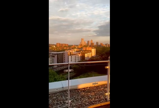 Stunning room in Modern Greenwich Flat Main Photo