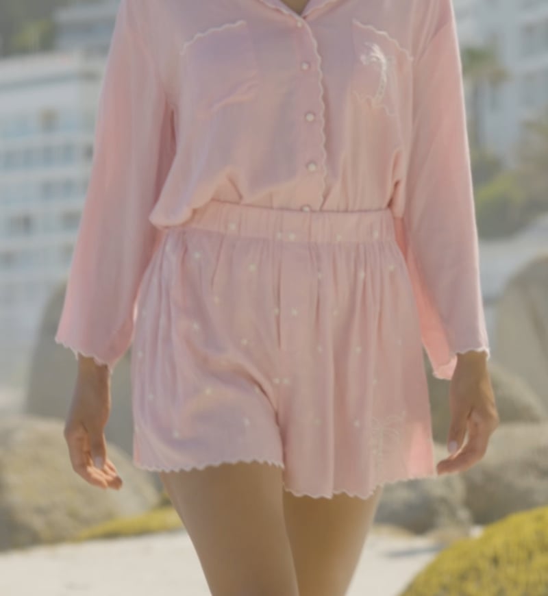 Vidéo: Short Lumi Viscose Flammée Brodé Palmier