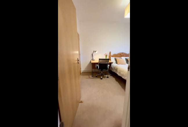 Spacious, Quiet Double Rooms Main Photo