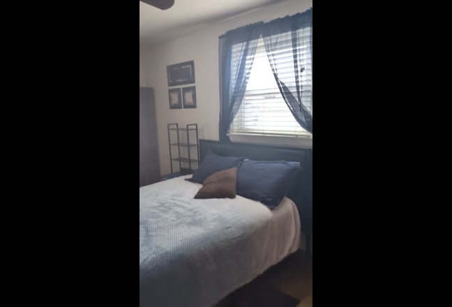 Room for Rent – Quiet, Furnished  Main Photo