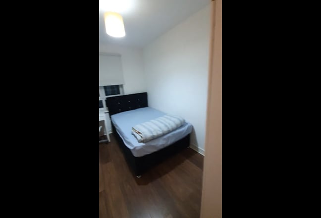 Flatshare- Bedroom with own bathroom Main Photo