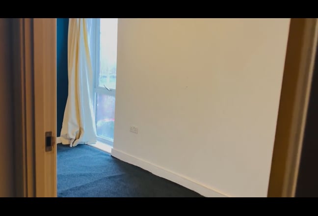 Beautiful double room available in a luxury flat Main Photo
