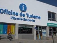 L'Escala valora l'increment de la taxa turística com una oportunitat per destensionar els serveis